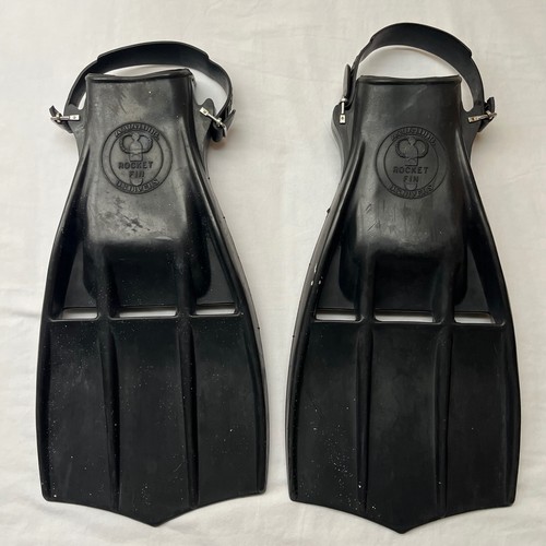Vintage aqua lung - aqua, divers