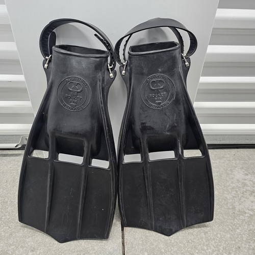 Aqua lung divers - us, rocket